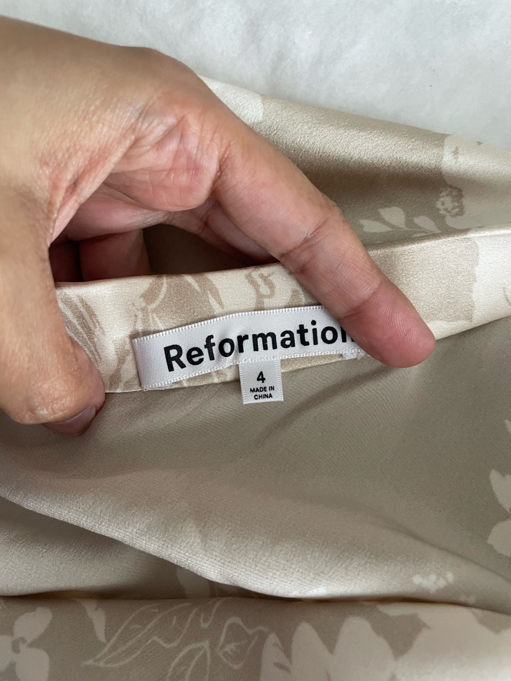 Reformation Beba Champagne Silk Satin Floral Top & Midi Skirt Set Size 4 NWT - Picture 8 of 8